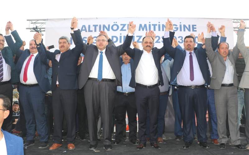 ALTINÖZÜ ADAYINA SAHİP ÇIKTI