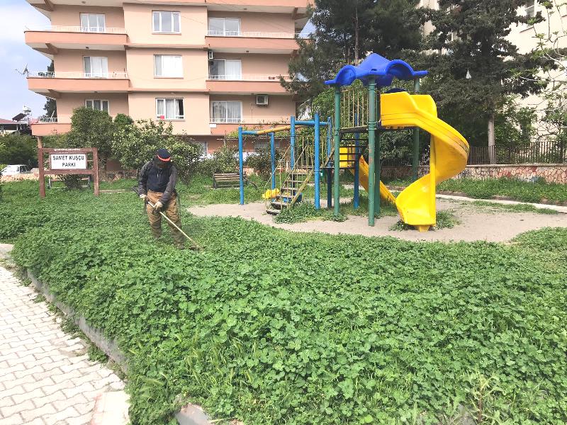 ANTAKYA BELEDİYESİ EKİPLERİ SAMET KUŞÇU PARKINI YENİLİYOR