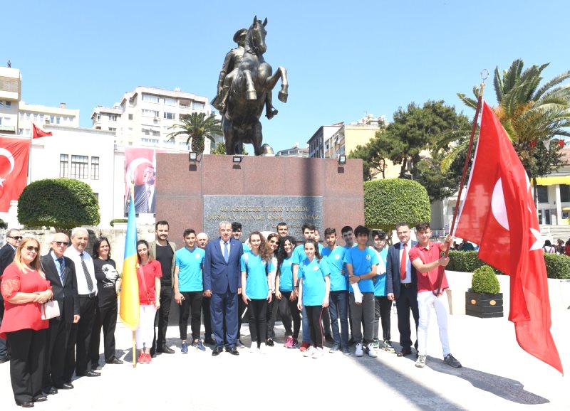 BAŞKAN YILMAZ 19 MAYIS ATATÜRK’Ü ANMA GENÇLİK VE SPOR BAYRAMI KUTLAMA PROGRAMLARINA KATILDI