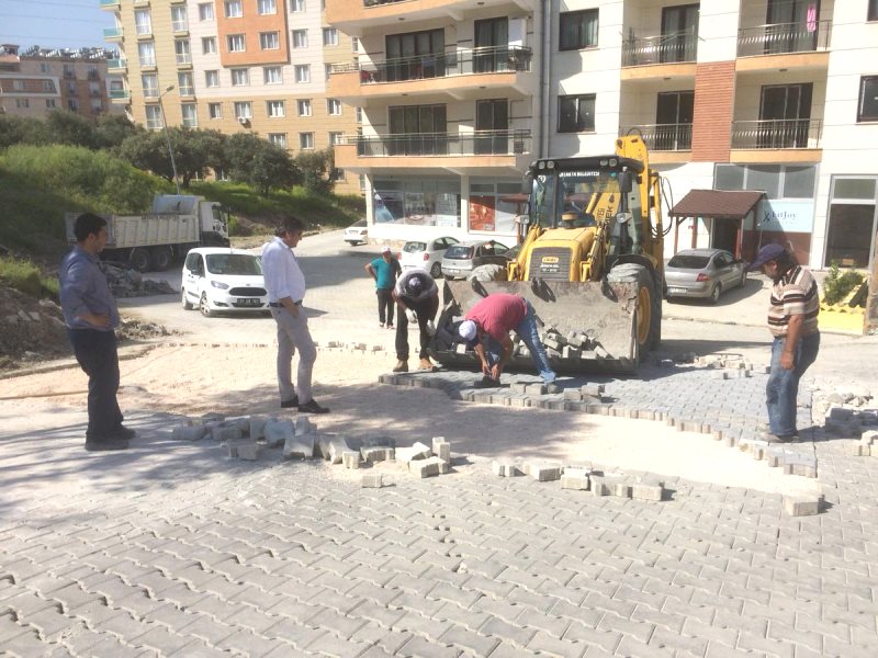 ANTAKYA BELEDİYESİ EKİPLERİ, ŞEHİR GENELİNDE YOL İYİLEŞTİRME ÇALIŞMALARINI SÜRDÜRÜYOR