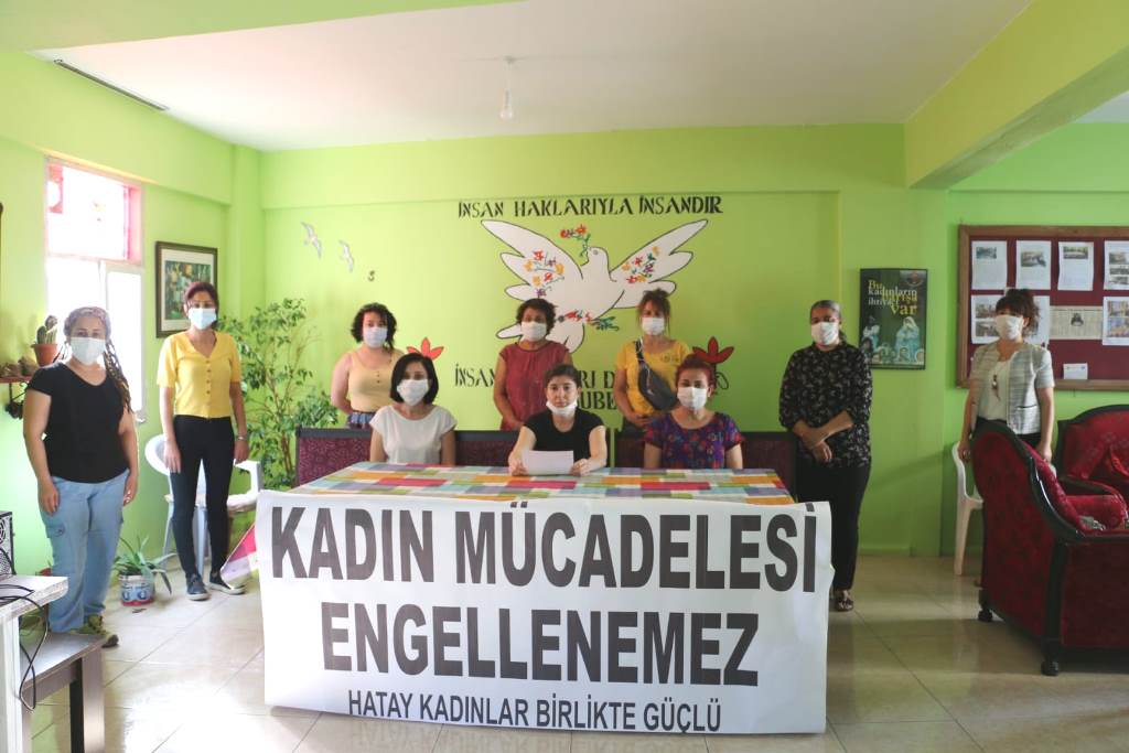 HATAY KADINLAR BİRLİKTE GÜÇLÜ: ” ROSA KADIN DERNEĞİ YÖNETİCİ VE ÜYELERİ SERBEST BIRAKILSIN”