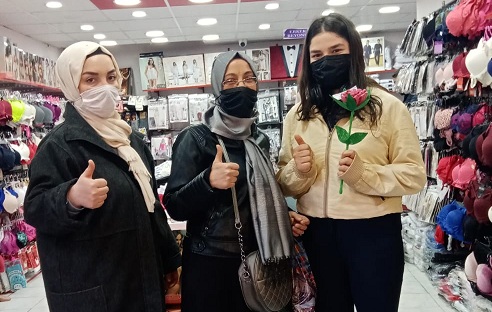 Yeniden Refah Partili kadınlardan 8 Mart jesti