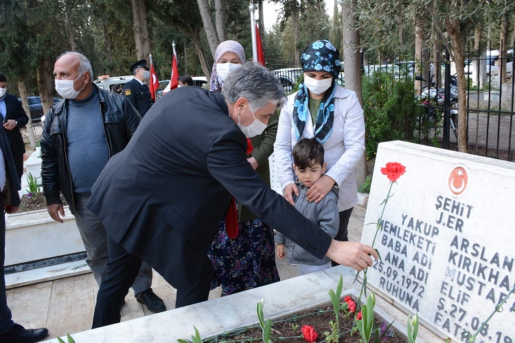 KIRIKHAN’DA ÇANAKKALE ŞEHİTLERİ ANILDI