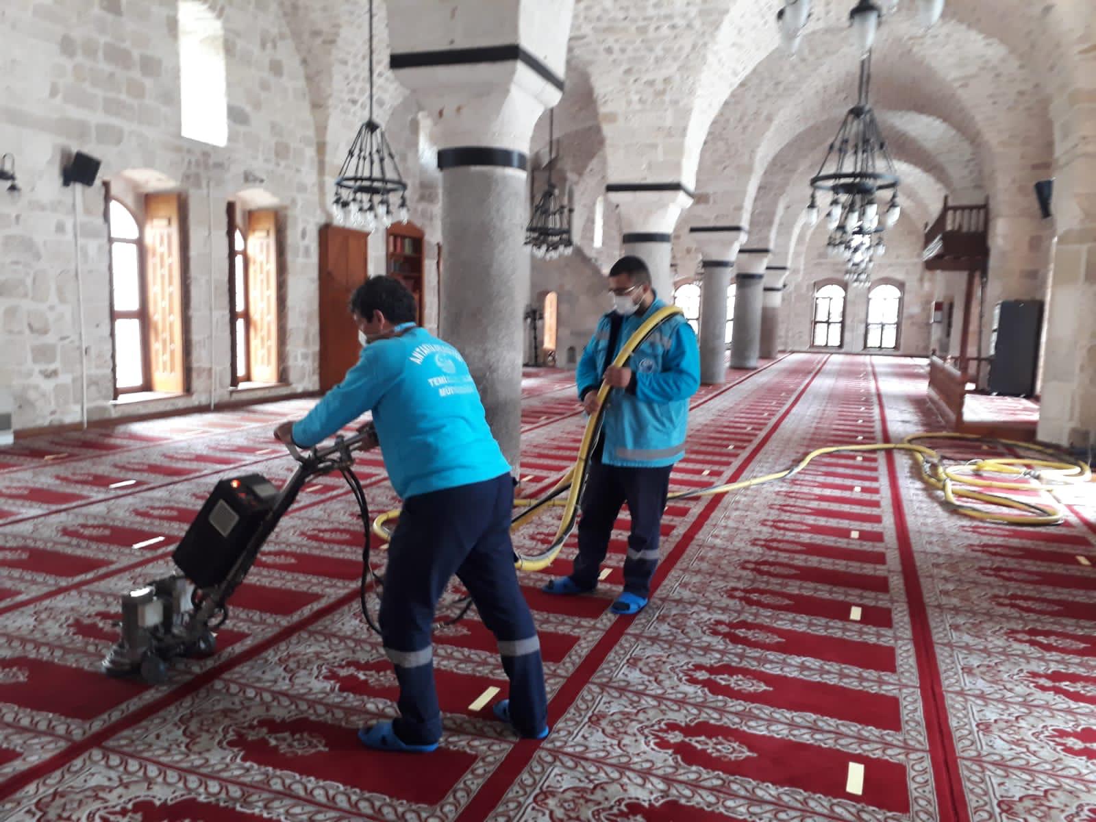 Antakya’da camilerde temizlik çalışması