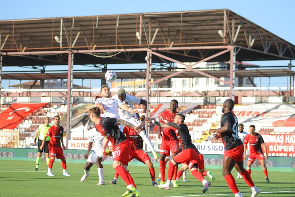 Hatayspor ligi mağlubiyetle bitirdi