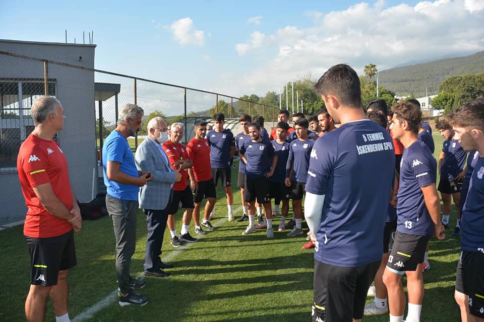 BAŞKAN FATİH TOSYALI GENÇLERİ YALNIZ BIRAKMIYOR