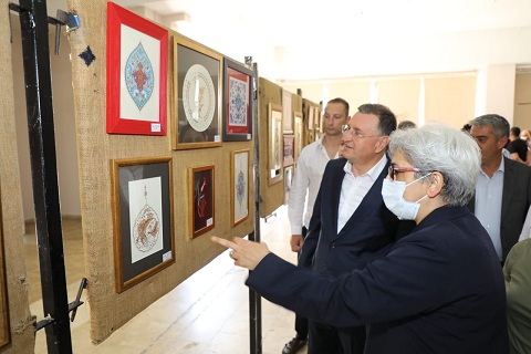 HATMEK KURSİYERLERİNDEN RESİM, TEZHİP VE RÖLYEF SERGİSİ