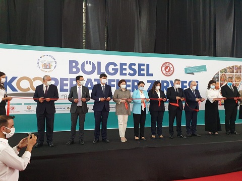 A. Kadir Teksöz Adana’da kooperatif zirvesine katıldı