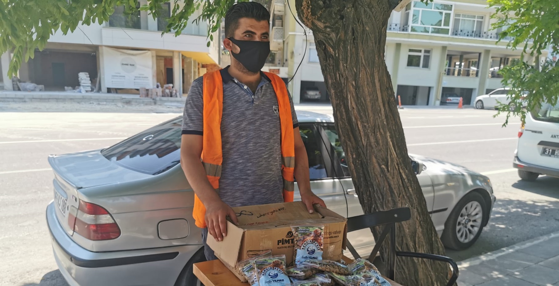 ANTAKYA BELEDİYESİ CAN YOLDAŞLARIMIZ İÇİN MAMA DAĞITTI