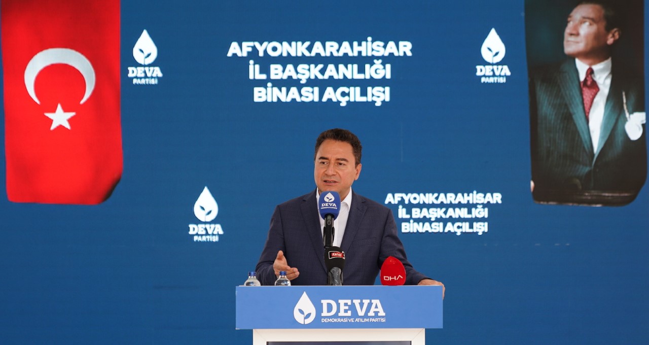 BABACAN: ‘Gençler geçimini harçlıkla sürdürürken nasıl aile kursunlar?’