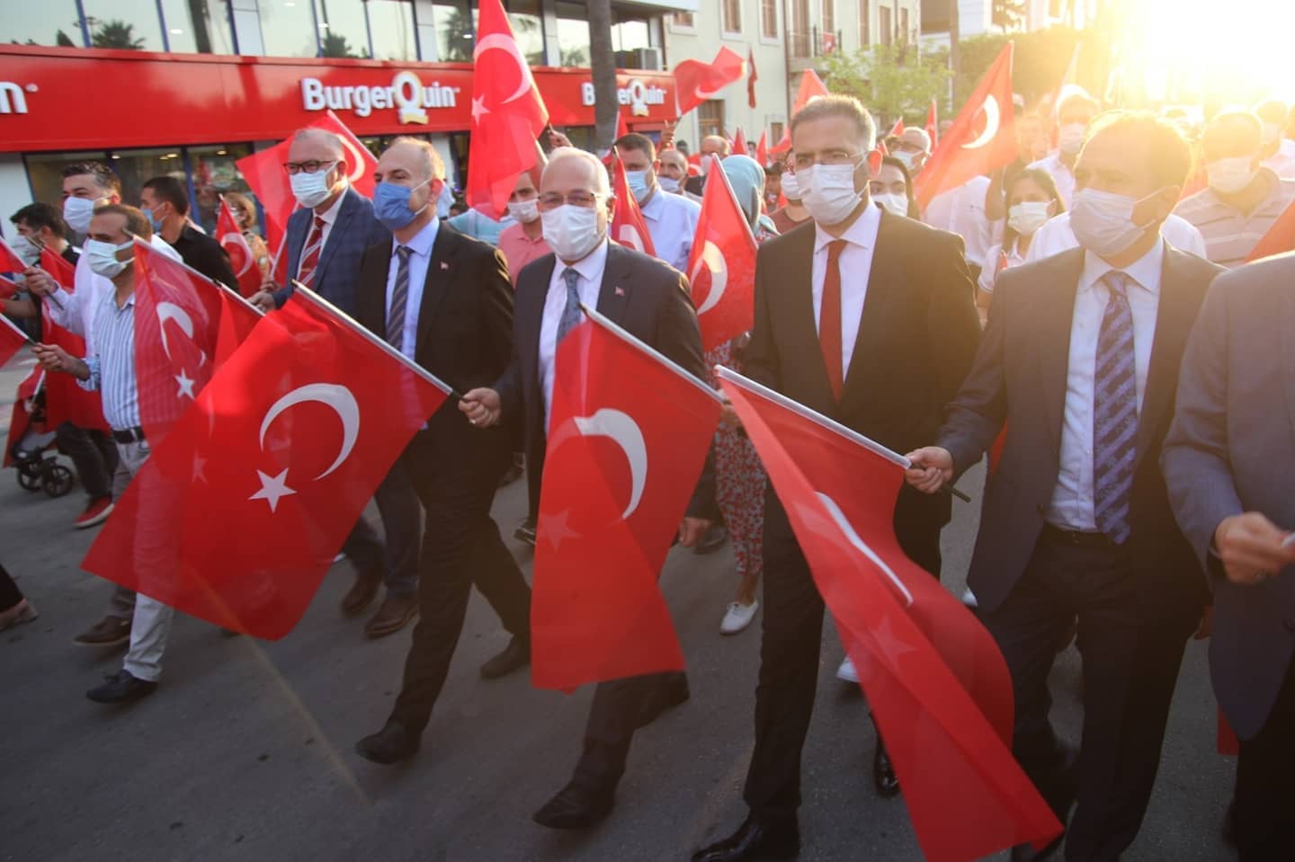 İskenderun’da milli birlik yürüyüşü düzenlendi