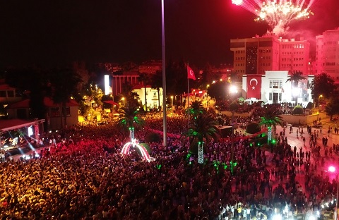 Hatay’da Haluk Levent rüzgârı esti