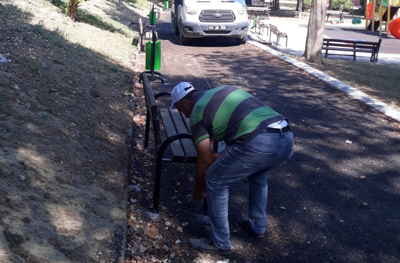 Park ve yeşil alanlarda bakım ve onarım çalışması