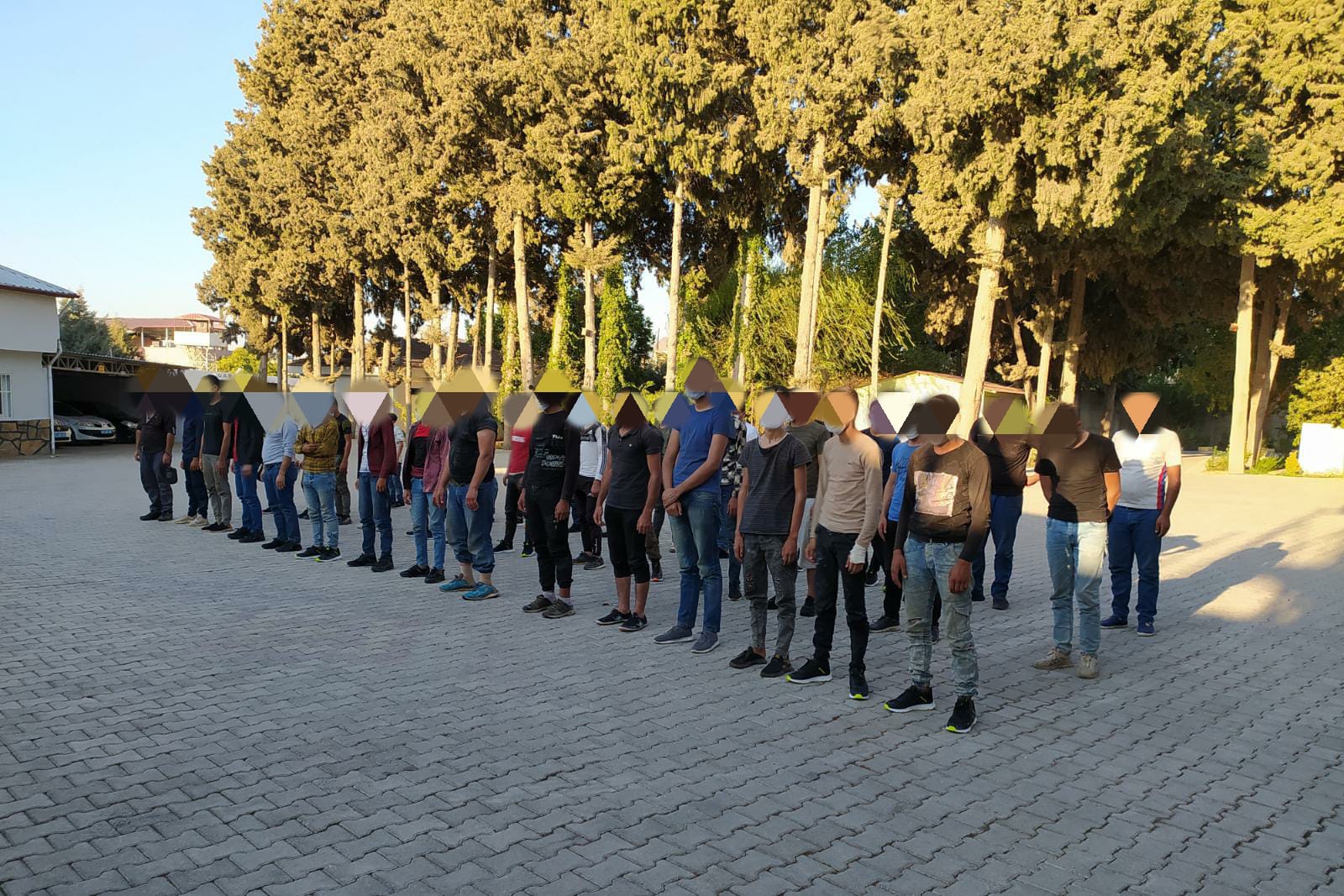 Reyhanlı’da 43 düzensiz göçmen yakalandı