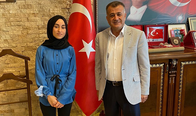 Başkan Hacıoğlu YKS birincisini ağırladı