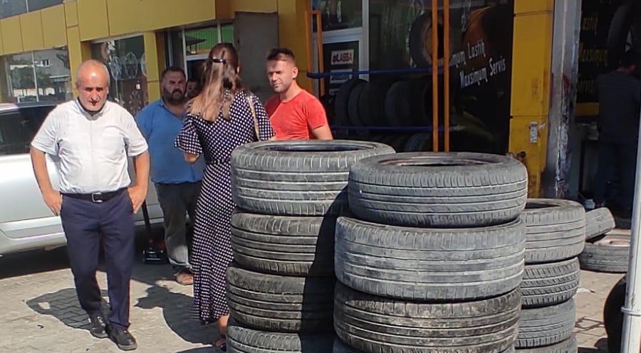 Çevre dostu Antakya Belediyesi ömrünü tamamlamış lastiklerin geri dönüşüm sürecini denetledi