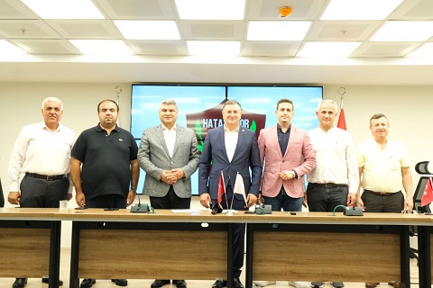 Atakaş Hatayspor için tarihi imzalar atıldı