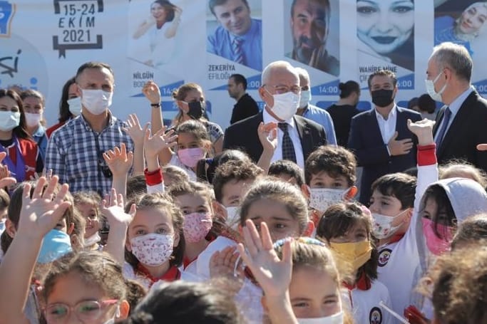 İSKENDERUN BELEDİYESİ 2.KİTAP GÜNLERİ YOĞUN İLGİ GÖRÜYOR