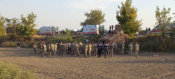 HATAY’DA ASKERİ ARAÇ KAZA YAPTI 7 YARALI