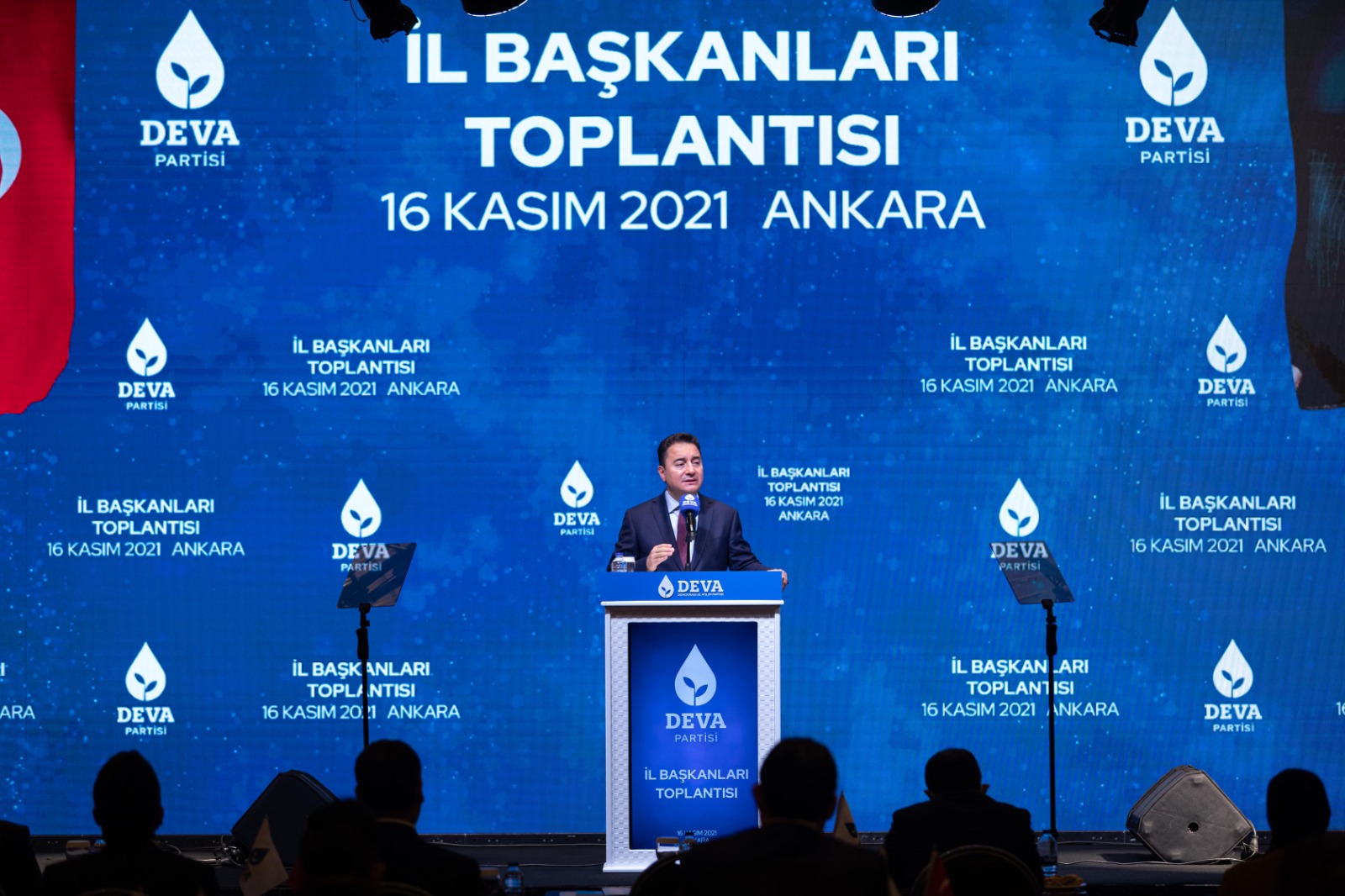 Babacan: ‘Kuyrukları yeniden ülkenin gerçeği yaptılar’