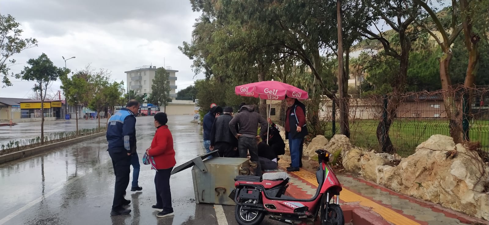 Kaygan yol kaza getirdi
