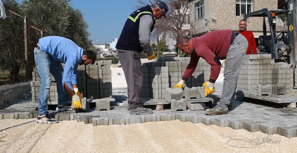 YOL YAPIM ÇALIŞMALARI HIZLA SÜRÜYOR