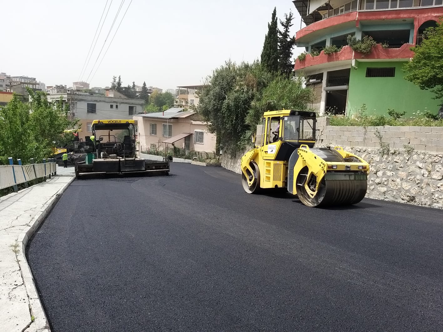 ATATÜRK CADDESİ YENİ YOLUNA KAVUŞUYOR