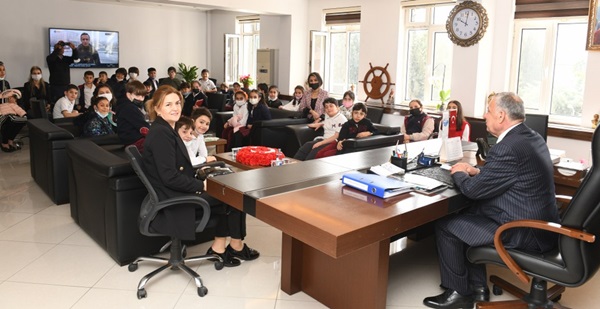 Başkan Yılmaz, öğrencileri Antakya Belediyesi’nde misafir etti