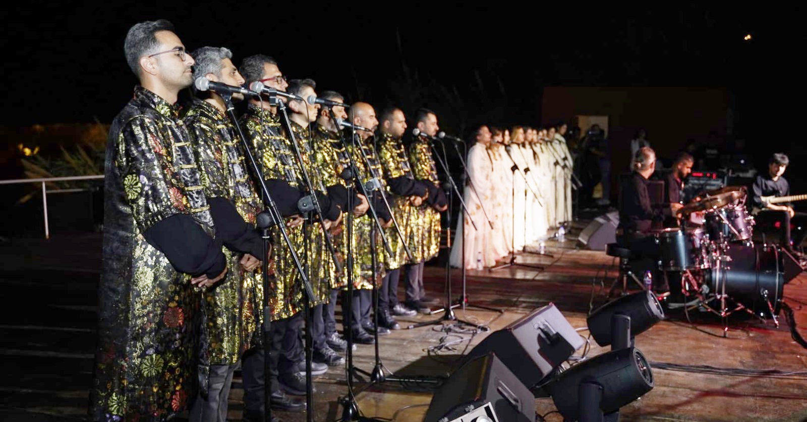 MEDENİYETLER KOROSU ŞARKILARINI GİRNE’YE HADO İLE TAŞIDI