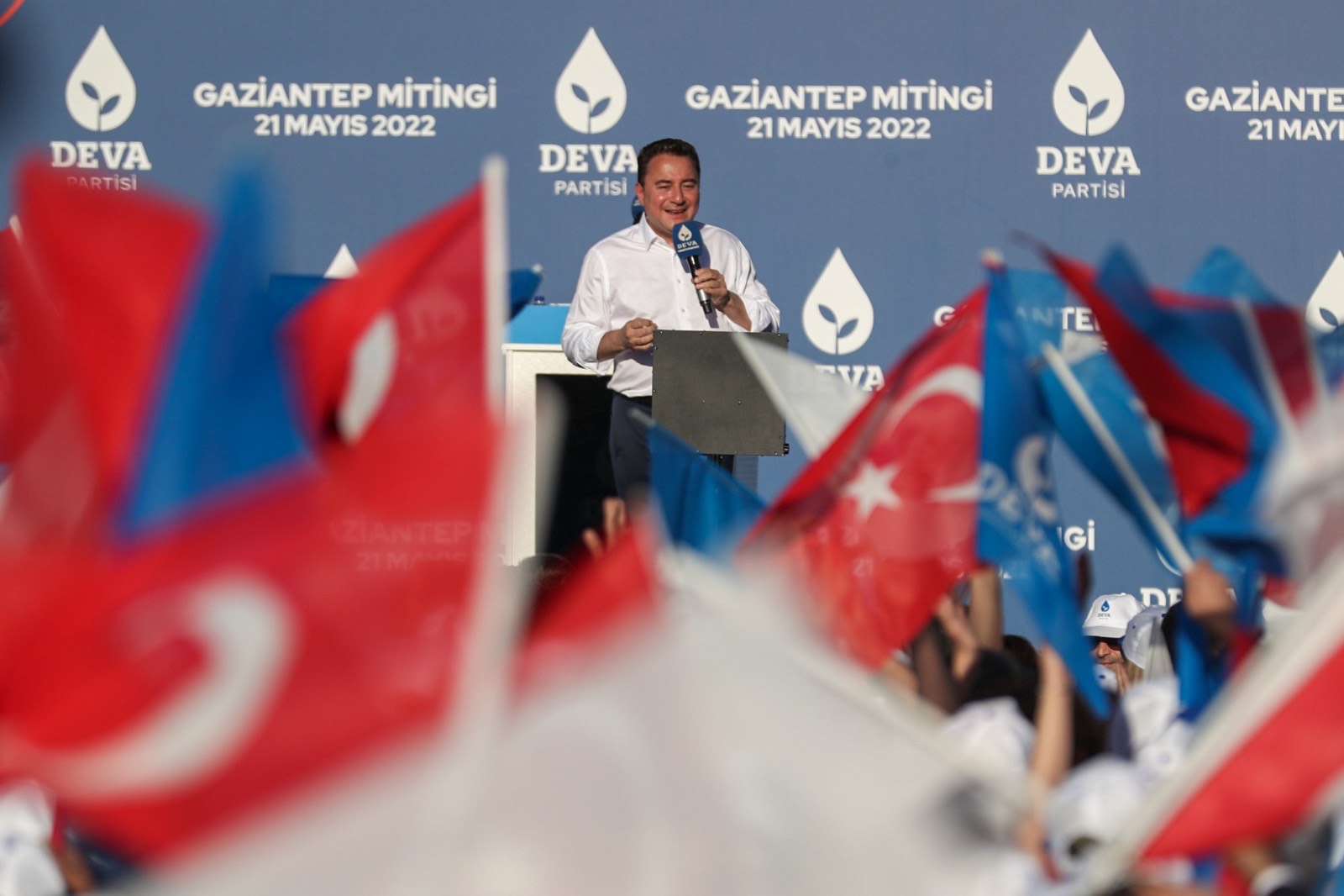 Babacan:  ‘Ey Beştepe, görüyor musun? On binler akın akın bu meydana geldi’