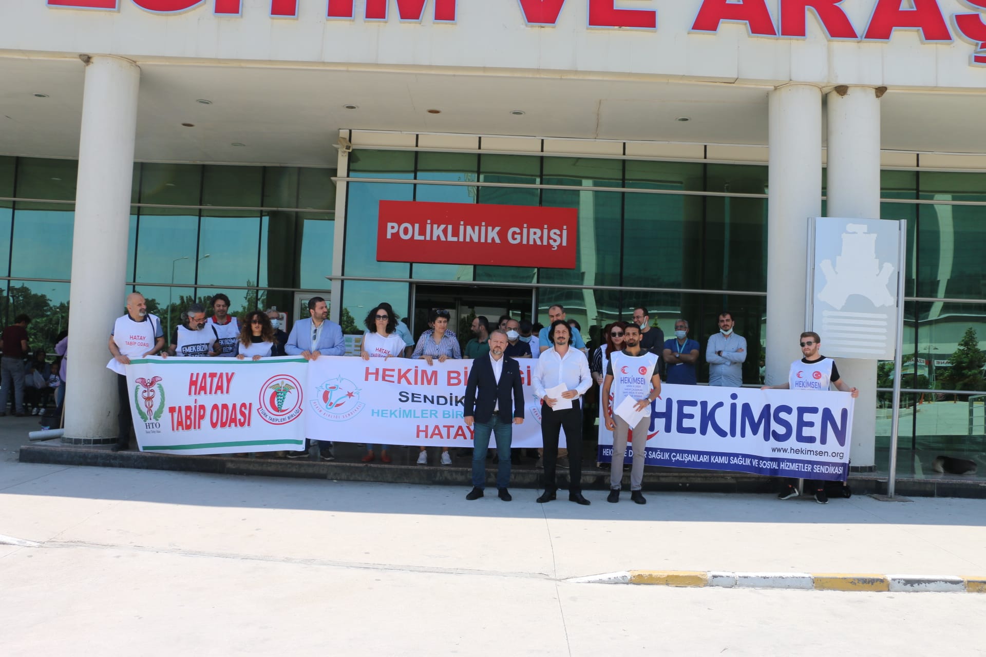 Sağlıkçılar greve gidiyor; “Tükendik”