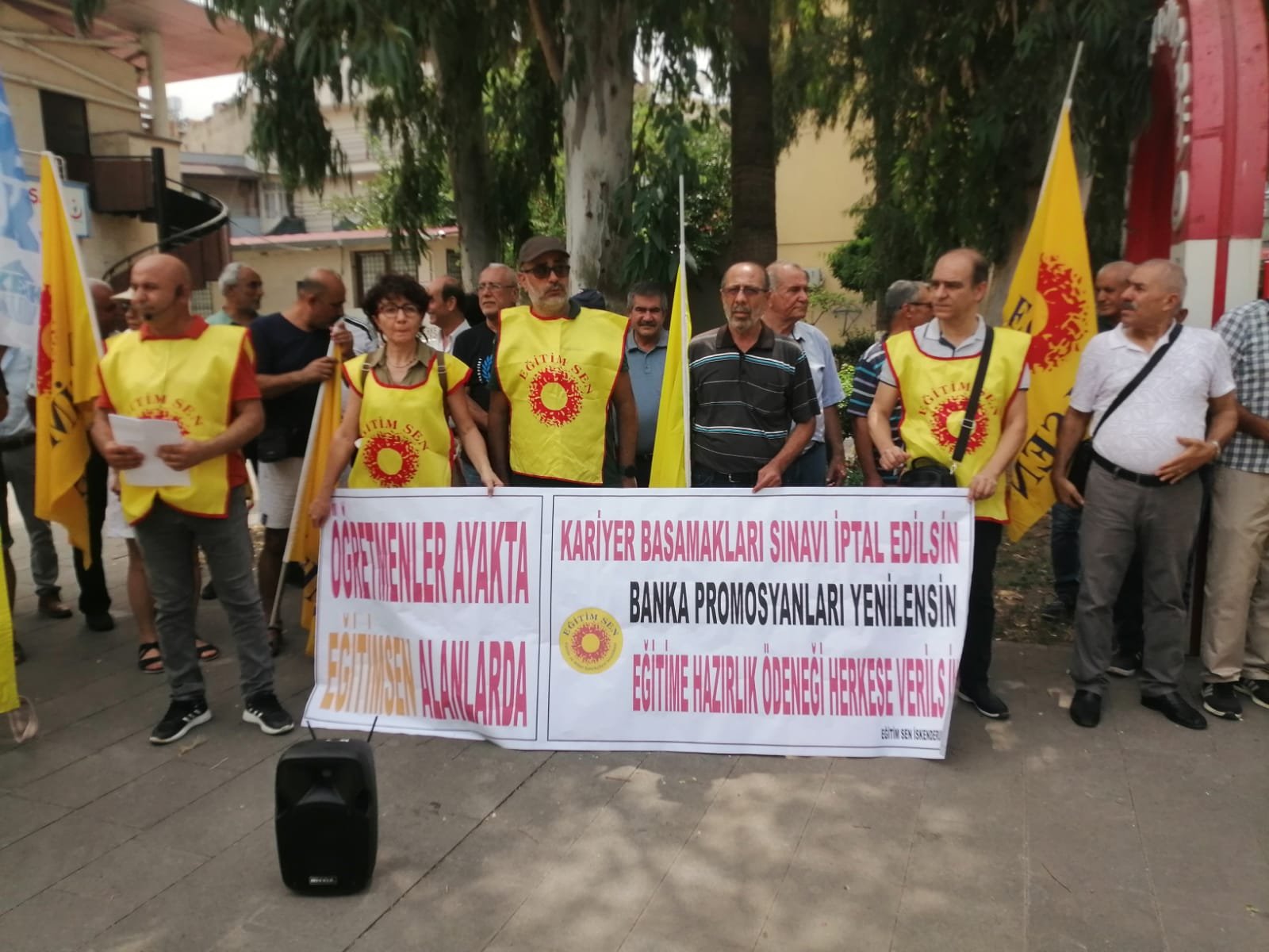 ÜNSAL: ÖĞRETMENLİK MESLEK KANUNU İPTAL EDİLMELİDİR