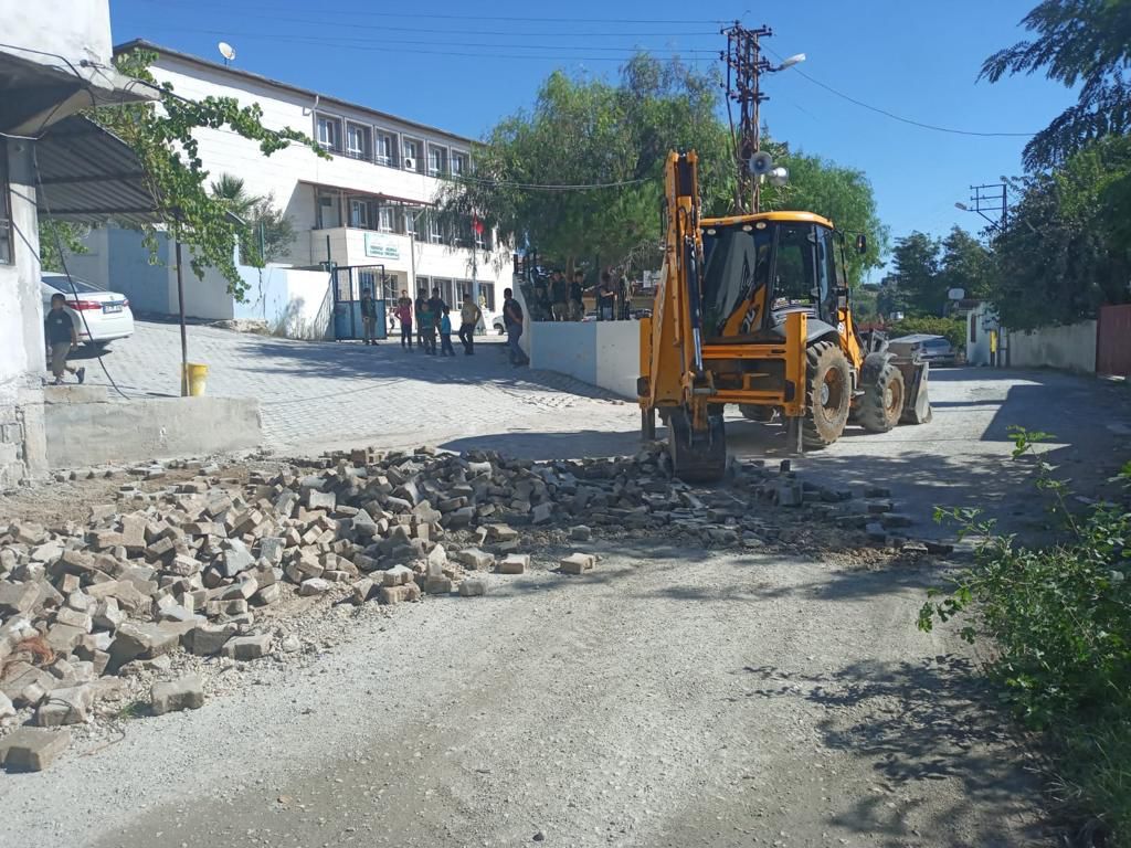 AKNEHİR ANAYOLUNDA ASFALTLAMA ÇALIŞMASI BAŞLADI!