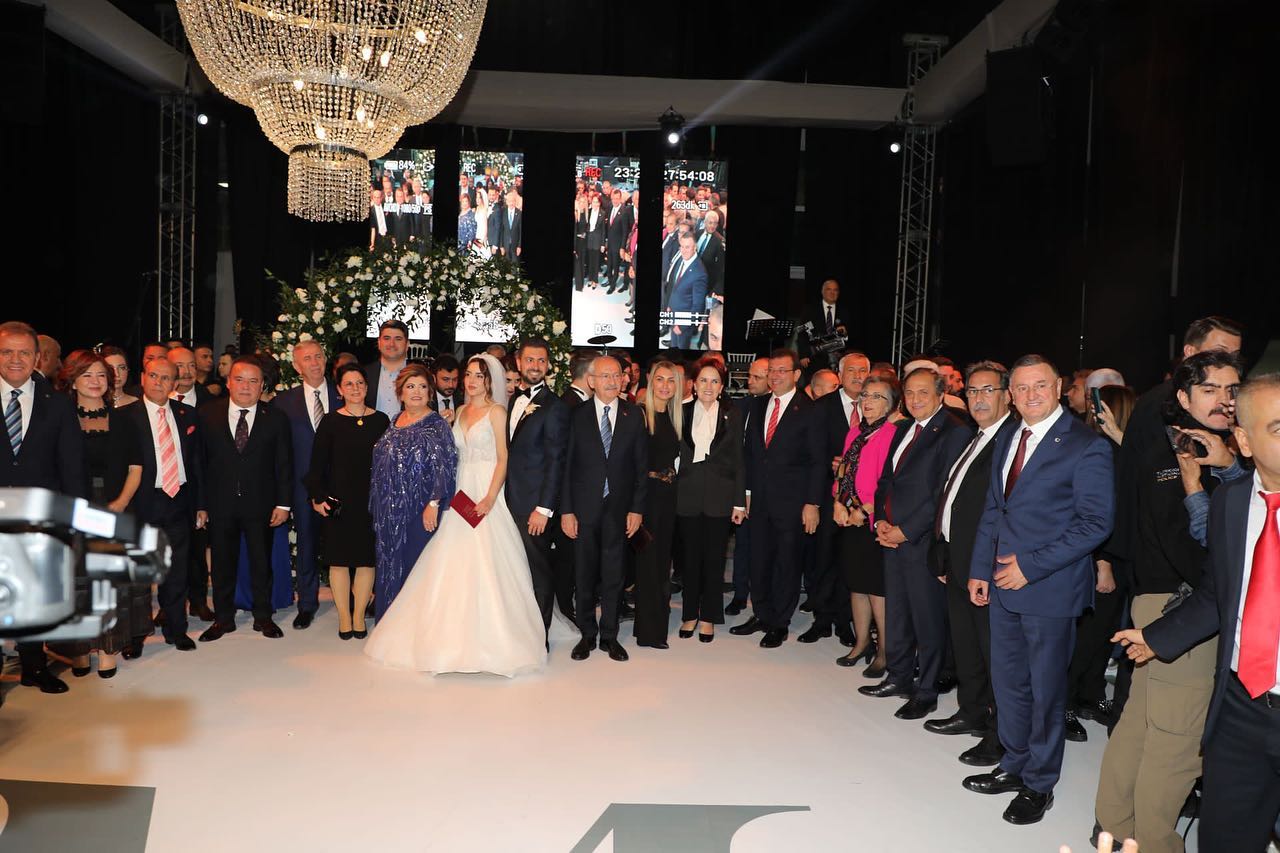 Kılıçdaroğlu ve Akşener nikah şahidi oldu