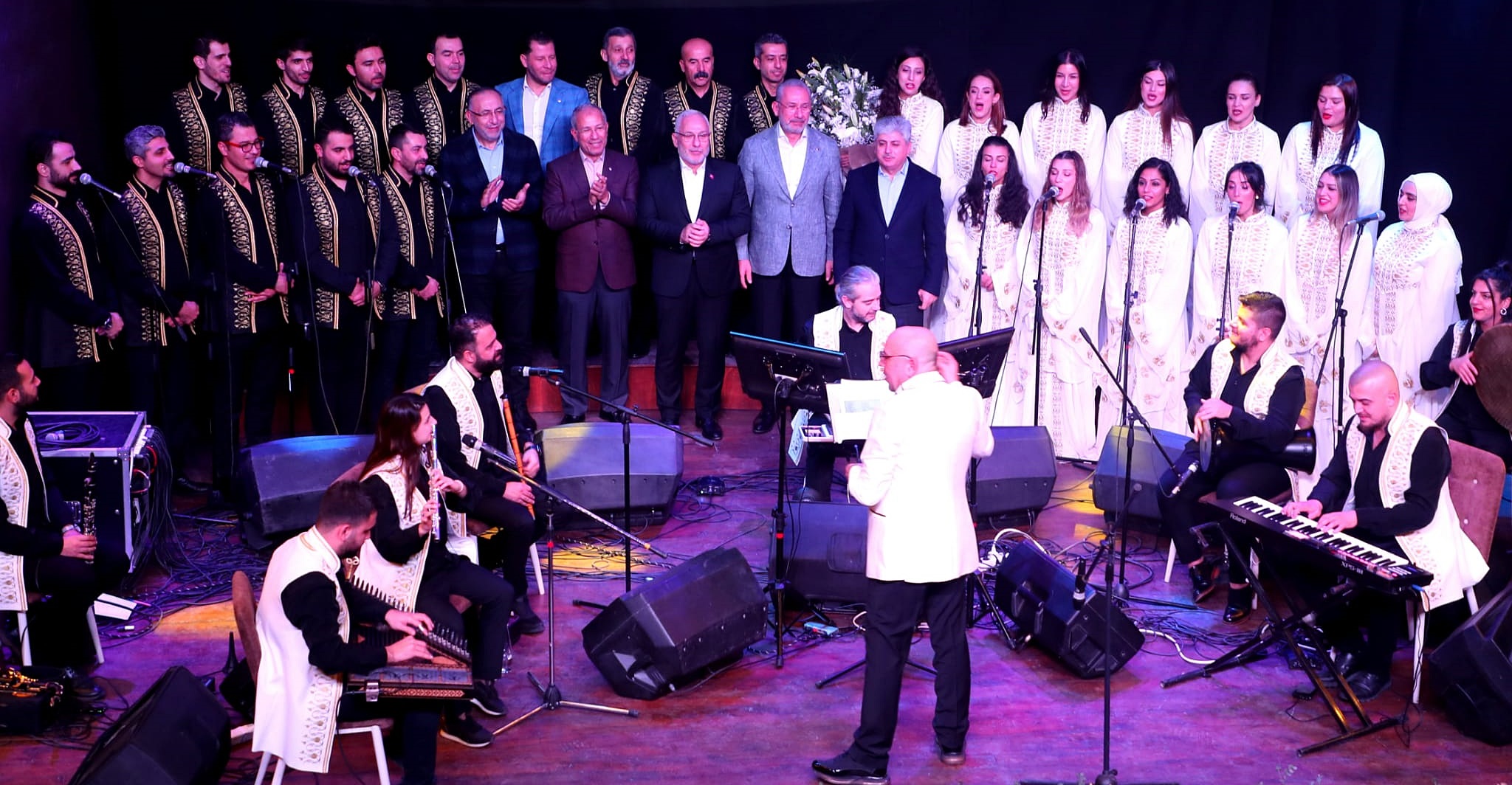 Vali Doğan, Medeniyetler Korosu Konserine Katıldı