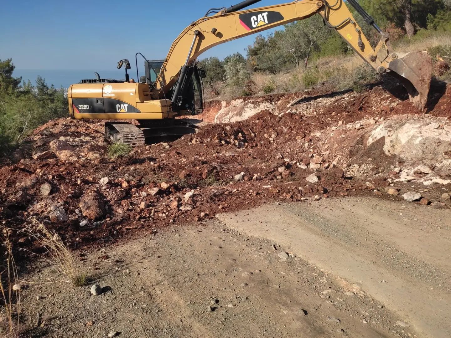 İSKENDERUN BELEDİYESİ YENİ YOLLAR AÇMAYA DEVAM EDİYOR