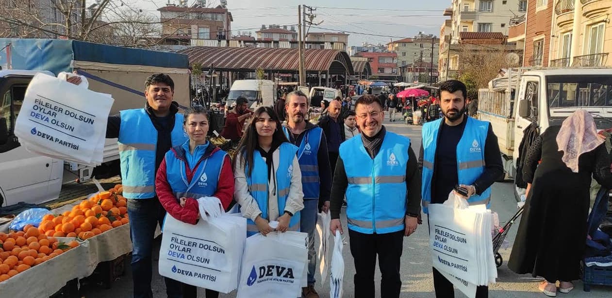 “Mavi Yelekliler Pazar Çantalarıyla Akasya’da”