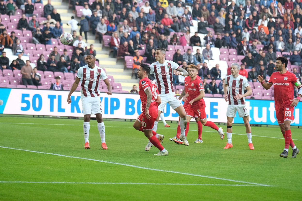 Hatayspor ile Antalyaspor yenişemedi 0-0