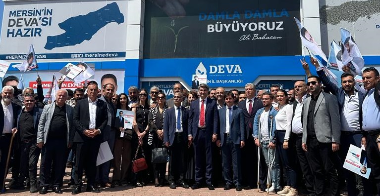 DEVA Partisi’nin meşalesi Hüzmeli’nin omuzlarında