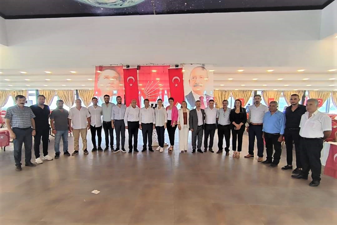 YOĞUN KATILIMLI KONGREDE NADİR KİMYON GÜVEN TAZELEDİ