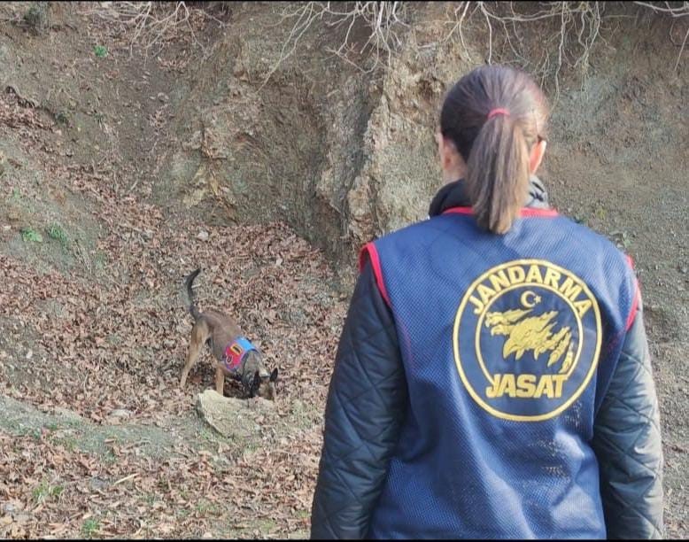 Kan donduran cinayette katil zanlısının yasak aşktan dünyaya gelen çocuklarını öldürdüğü ortaya çıktı