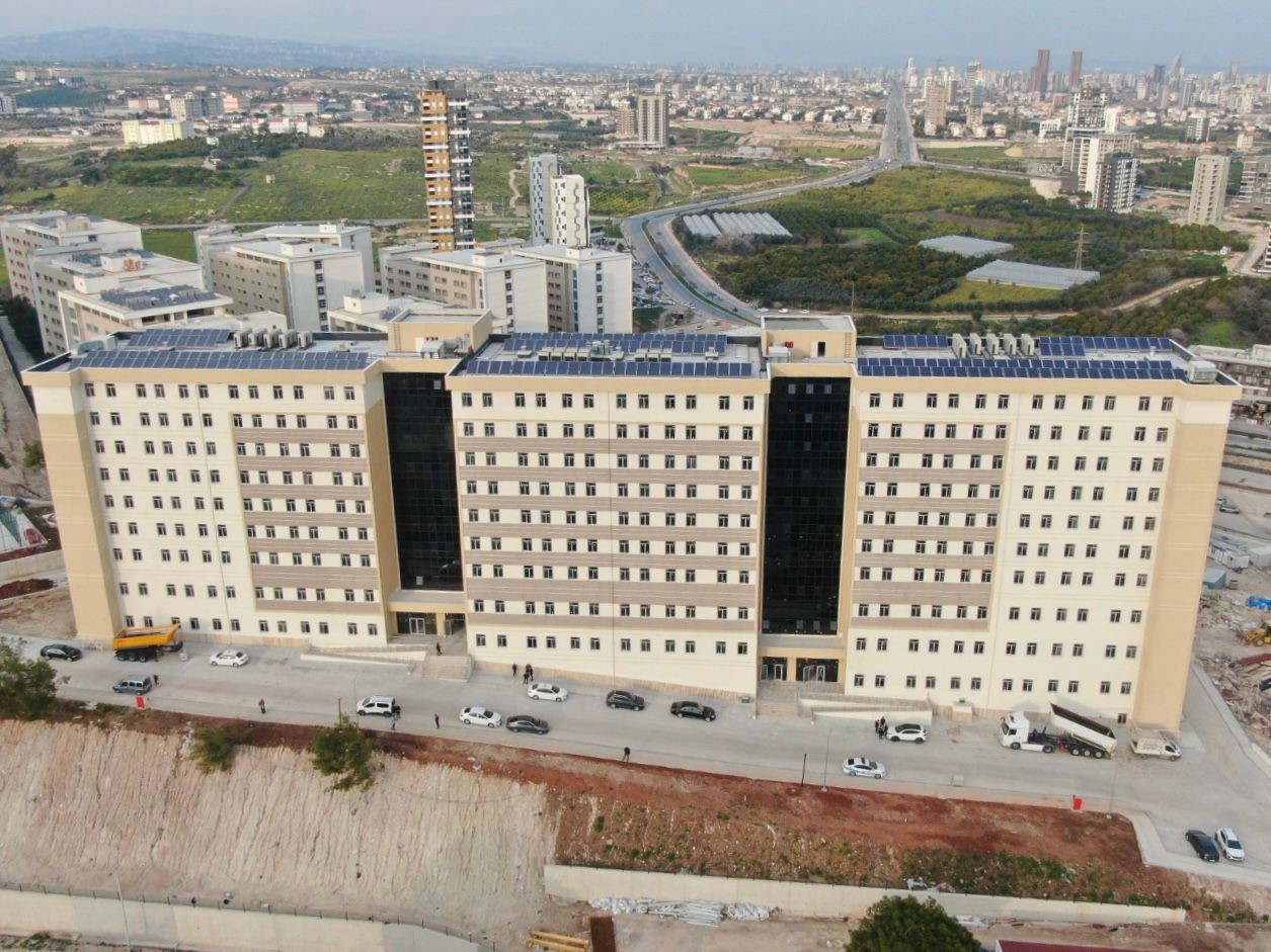 Mersin Valisi Pehlivan: “Çiftlikköy kampüsünde inşa edilen yurdun tamamlanmasıyla Mersin’de öğrenci barındırma kapasitesi 18 bine ulaşacak”