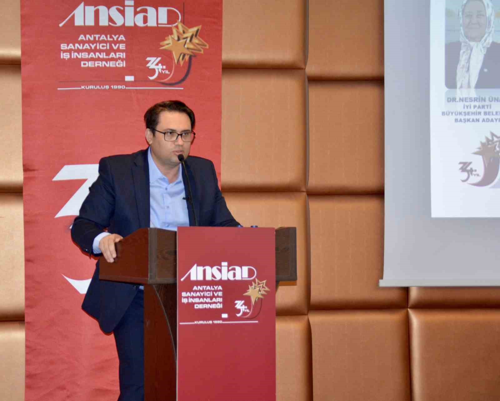 Mimar Emre Afacan, Antalya’nın iş dünyasına projelerini anlattı