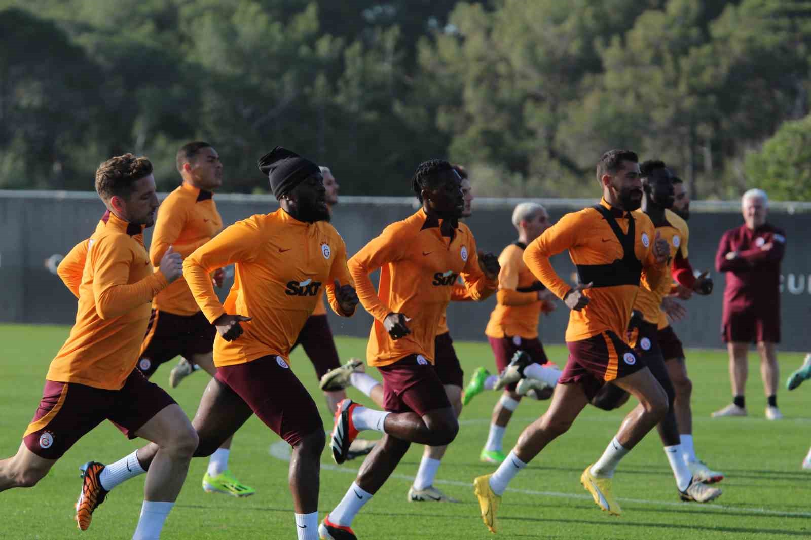 Galatasaray’ın Antalya kampı devam ediyor