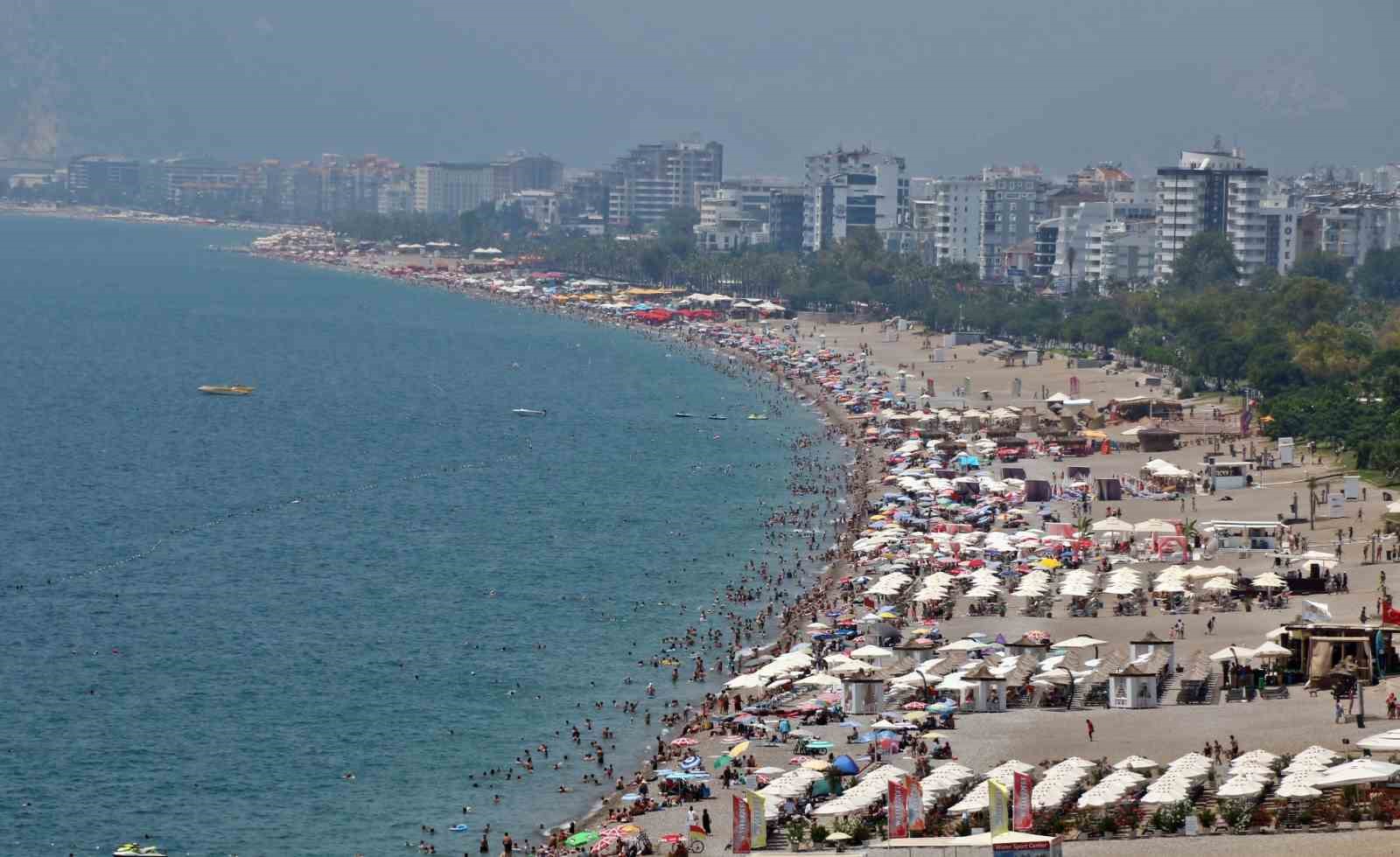 Türkiye turizmde 2024 yılına damga vuracak: “Tarihimizde ilk defa erken rezervasyonda İspanya’nın önüne geçtik”