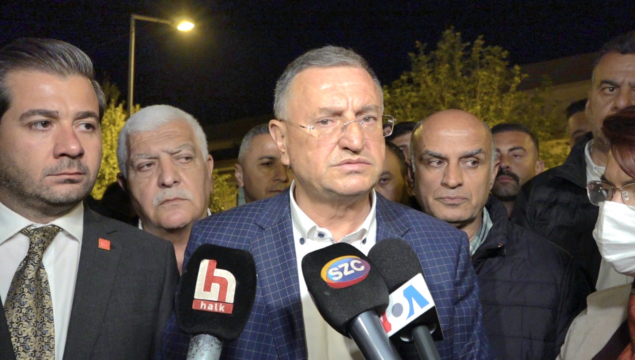 HBB BAŞKANI LÜTFÜ SAVAŞ 04.02’DE YSK ÖNÜNDE AÇIKLAMA YAPTI