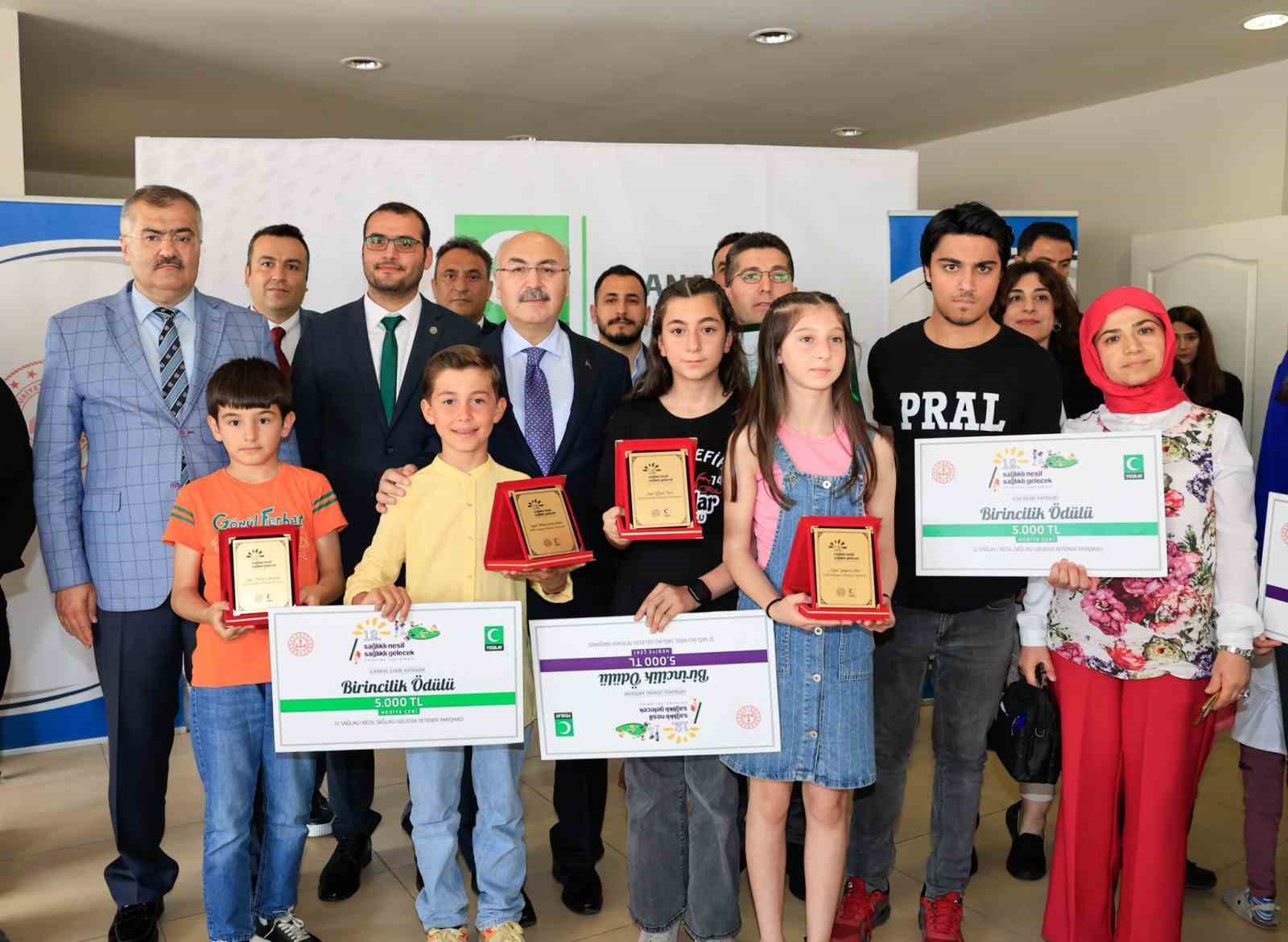 Adana’da “Sağlıklı Nesil Sağlıklı Gelecek” yarışmasının ödülleri verildi