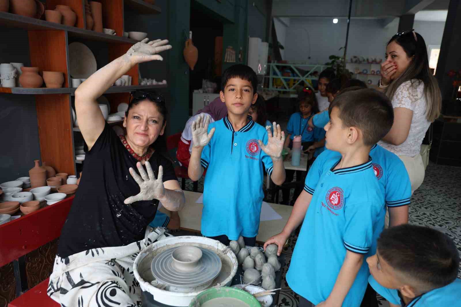 Küçük öğrenciler, unutulmaya yüz tutan geleneksel el sanatlarıyla tanıştı