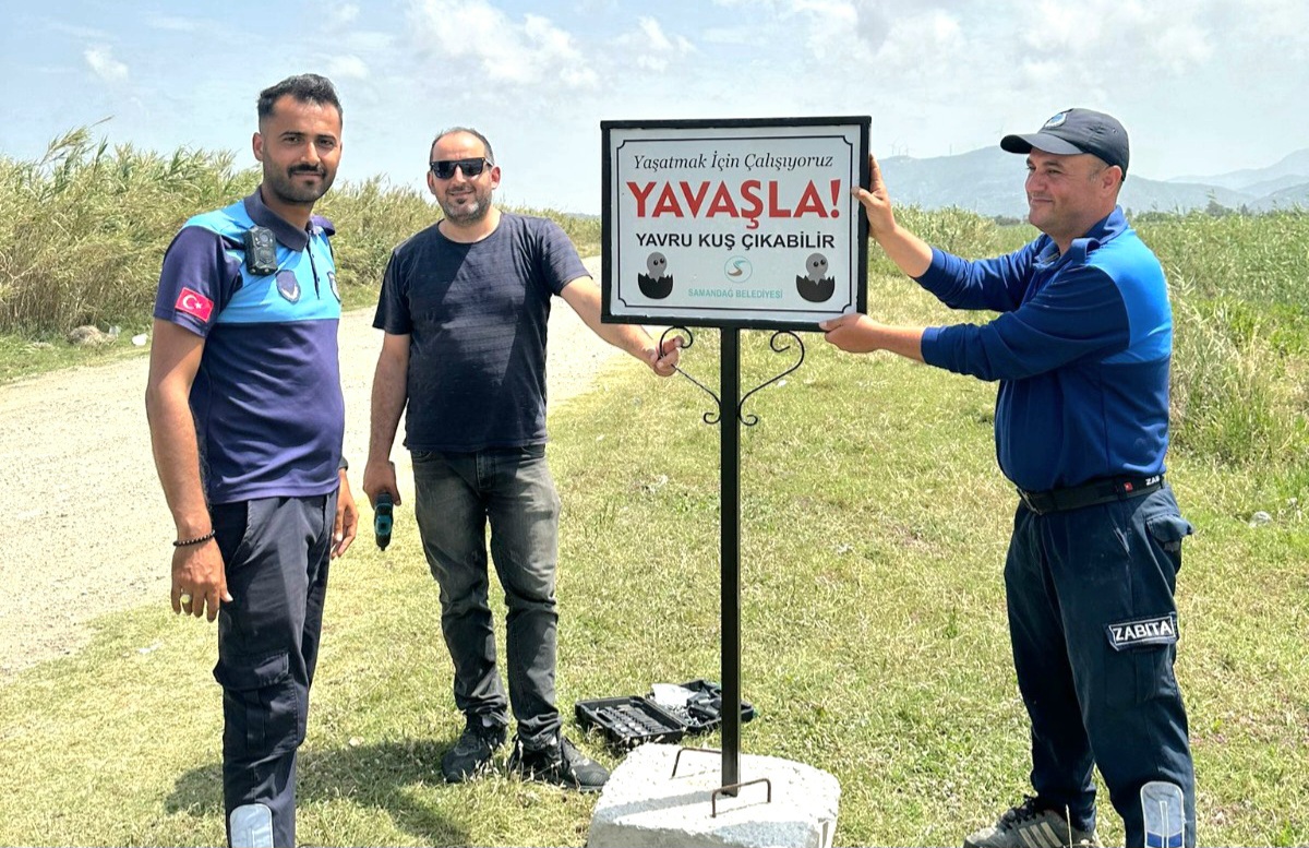 SAMANDAĞ BELEDİYESİ, MİLLEYHA KUŞ CENNETİ’NDE UYARICI LEVHALAR YERLEŞTİRDİ