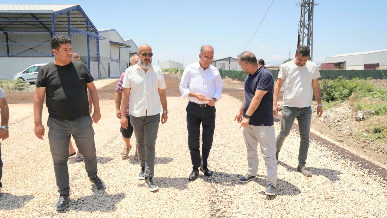 BAŞKAN YAPAR, GÜZELBURÇ MAHALLESİ’NDEKİ YOL ÇALIŞMALARINI İNCELEDİ